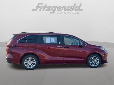 2026 Toyota Sienna XLE 7 Passenger