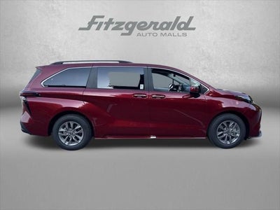2026 Toyota Sienna XLE 7 Passenger