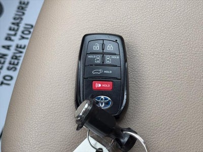 2023 Toyota Sienna XLE 7 Passenger