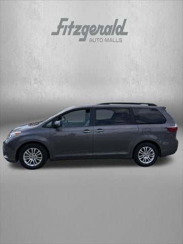 2017 Toyota SIENNA XLE 3.5L XLE 8 Passenger