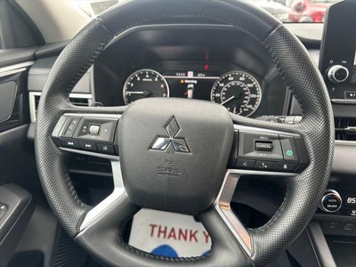 2024 Mitsubishi Outlander SE