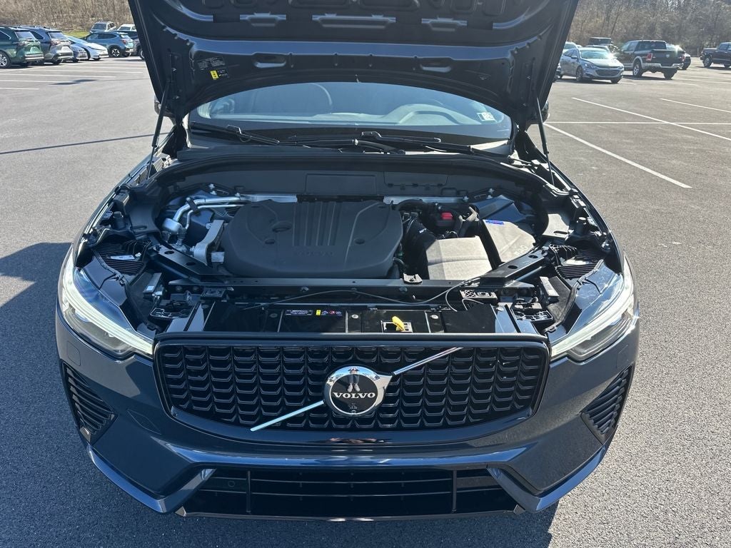 2024 Volvo XC60 B5 Plus Dark Theme