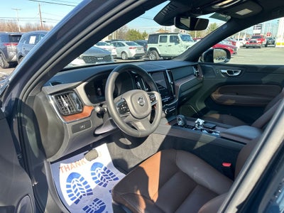 2024 Volvo XC60 B5 Plus Dark Theme