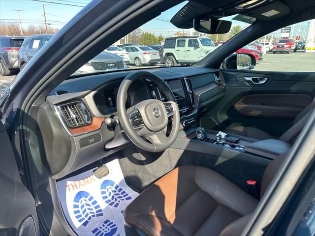 2024 Volvo XC60 B5 Plus Dark Theme
