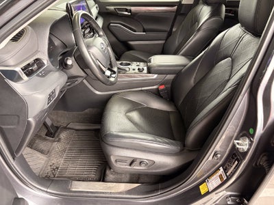2023 Toyota Highlander Platinum
