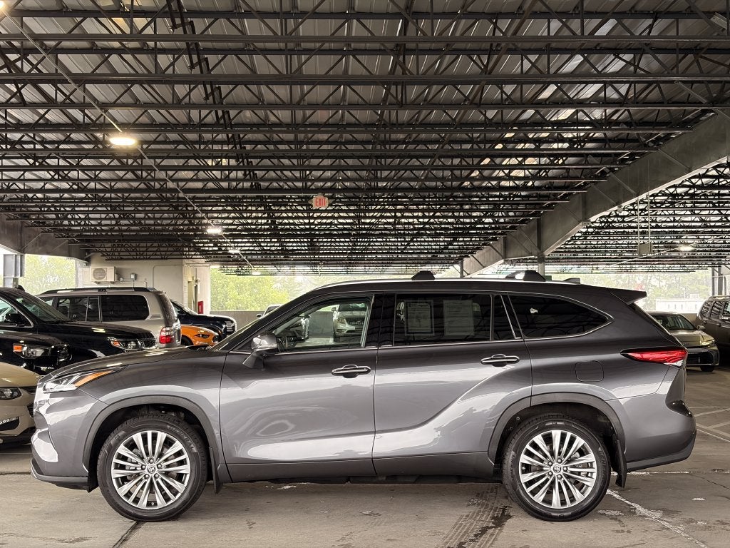 2023 Toyota Highlander Platinum