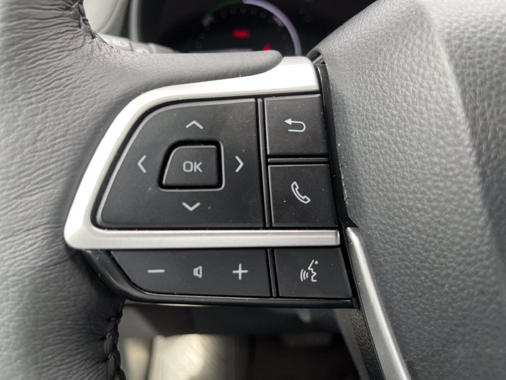 2025 Toyota Sienna XLE 8 Passenger
