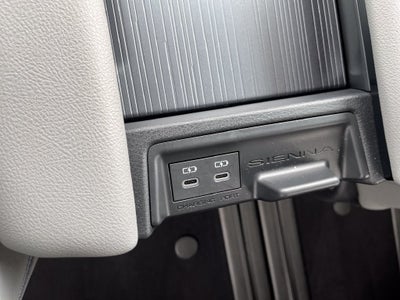 2025 Toyota Sienna XLE 8 Passenger