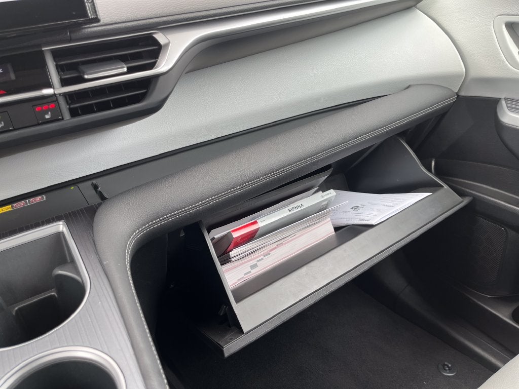 2025 Toyota Sienna XLE 8 Passenger