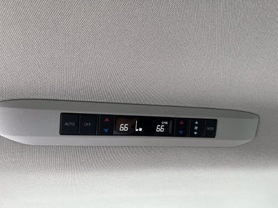 2025 Toyota Sienna XLE 8 Passenger
