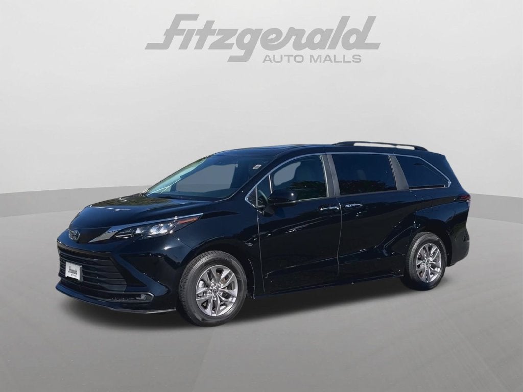 2025 Toyota Sienna XLE 8 Passenger