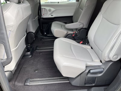 2025 Toyota Sienna XLE 8 Passenger