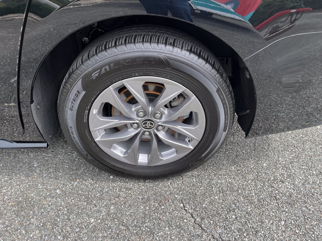 2025 Toyota Sienna XLE 8 Passenger