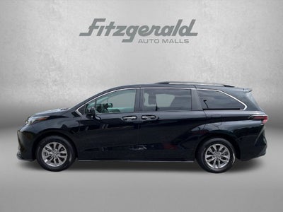 2025 Toyota Sienna XLE 8 Passenger