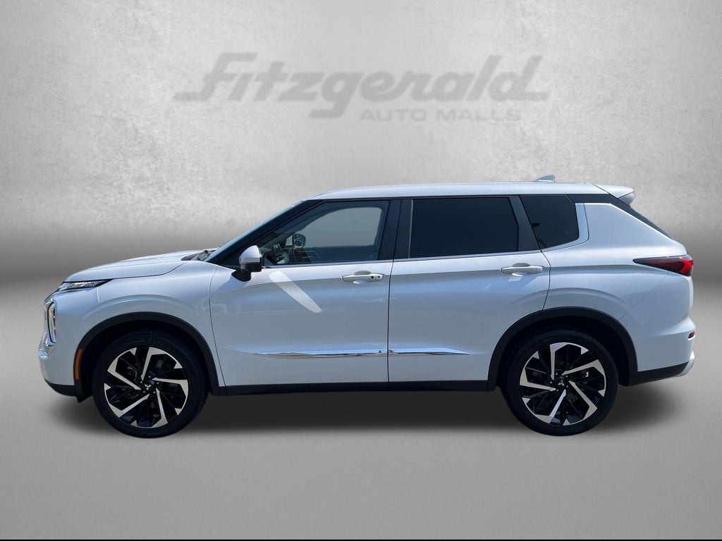 2022 Mitsubishi Outlander SE