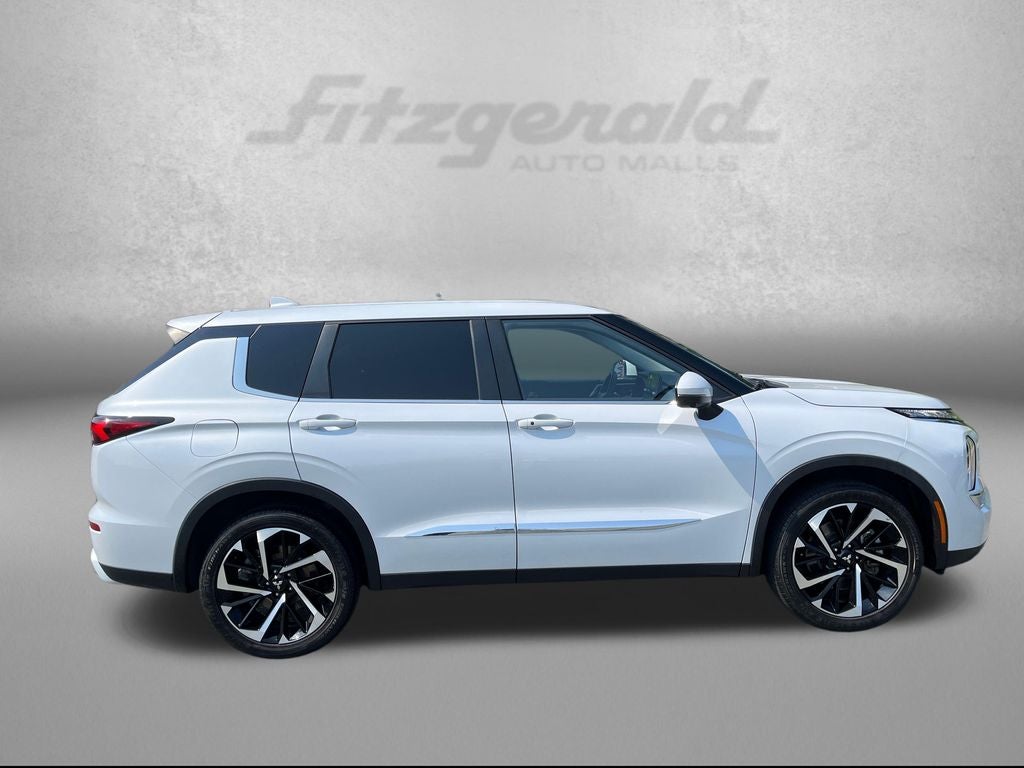 2022 Mitsubishi Outlander SE
