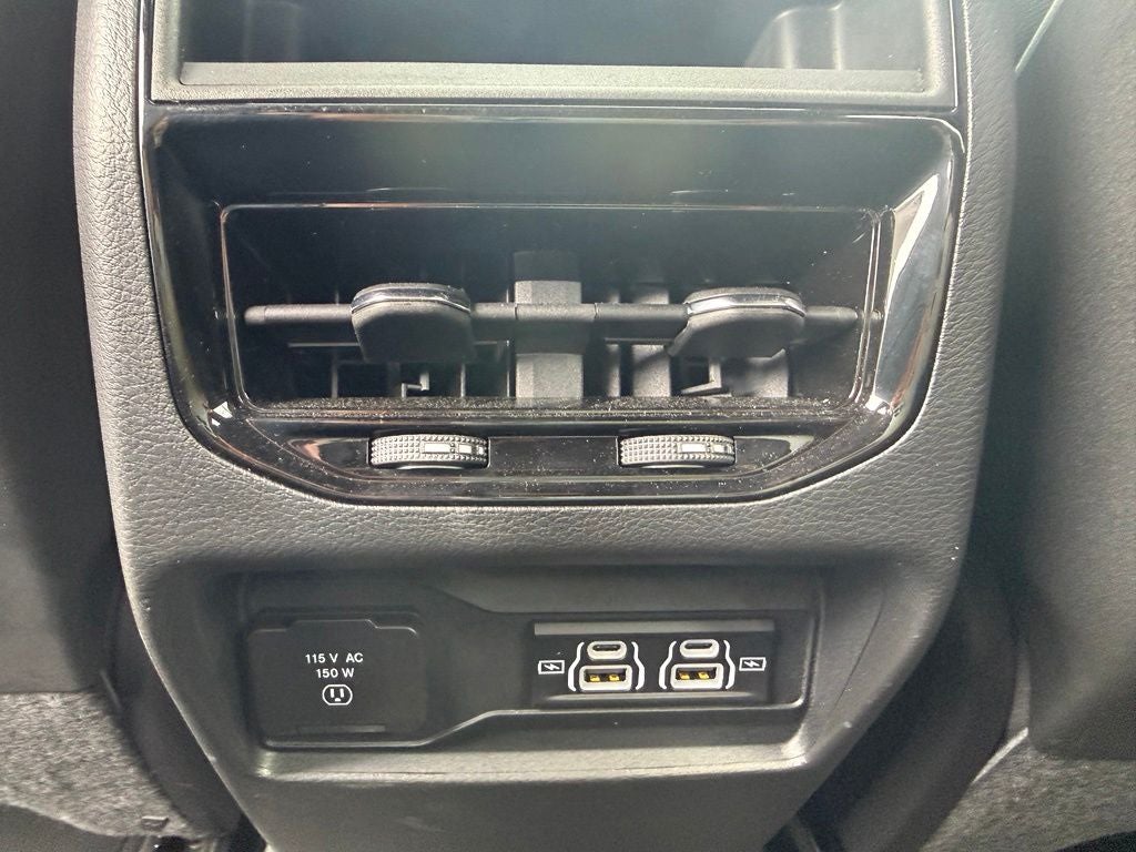 2025 Jeep Grand Cherokee Laredo X 4x4