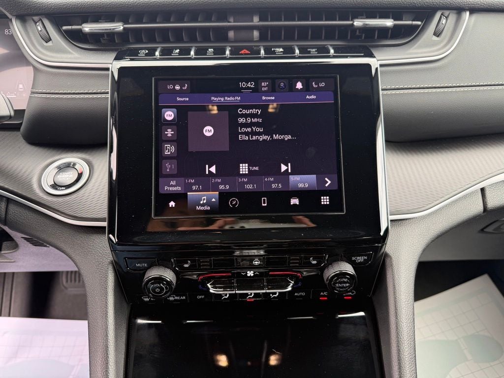 2025 Jeep Grand Cherokee Laredo X 4x4