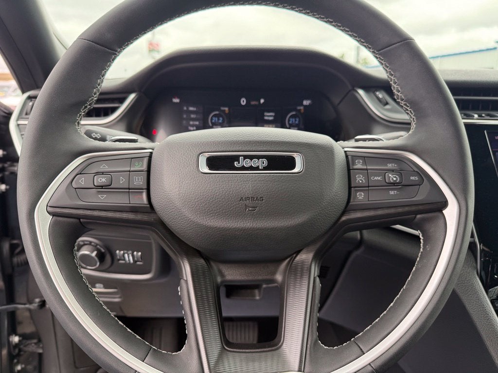 2025 Jeep Grand Cherokee Laredo X 4x4