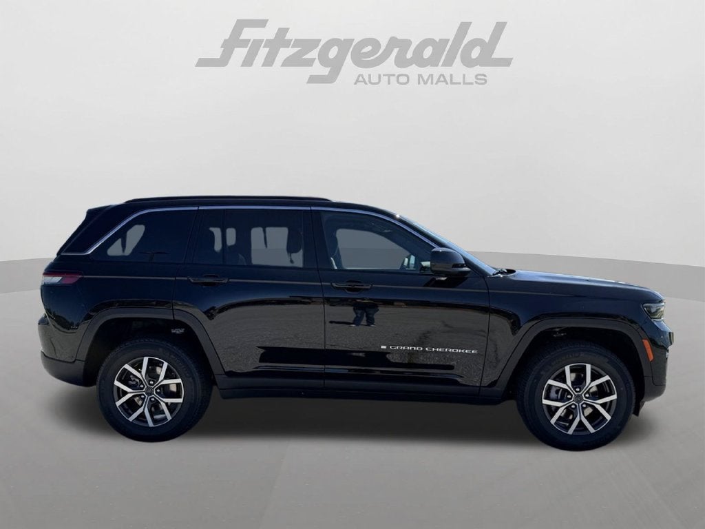 2027 Jeep Grand Cherokee Laredo X
