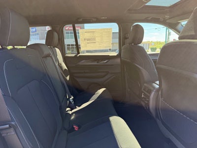 2027 Jeep Grand Cherokee GRAND CHEROKEE LAREDO X 4X4