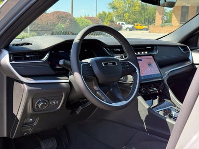 2027 Jeep Grand Cherokee GRAND CHEROKEE LAREDO X 4X4