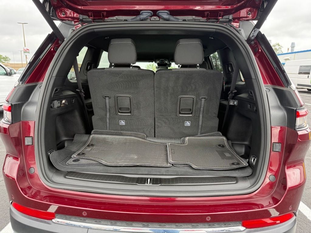 2025 Jeep Grand Cherokee L Laredo 4x4
