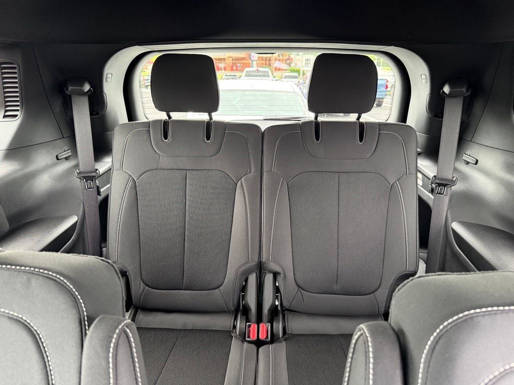 2025 Jeep Grand Cherokee L Laredo 4x4