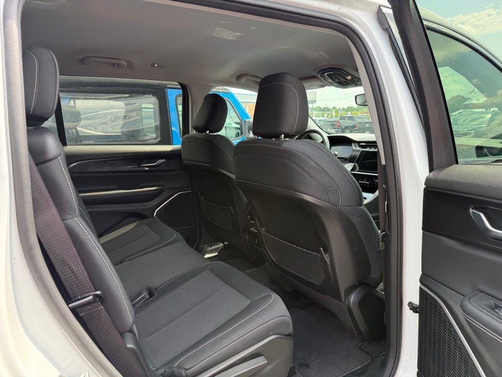 2021 Jeep Grand Cherokee L Laredo 4x4