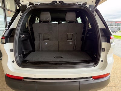 2027 Jeep Grand Cherokee Laredo Altitude