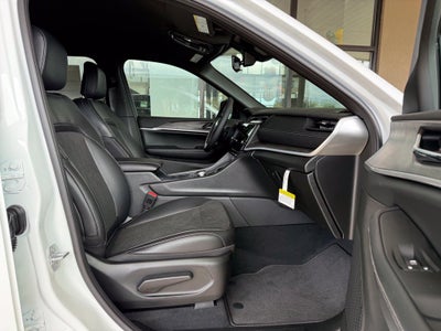 2027 Jeep Grand Cherokee Laredo Altitude