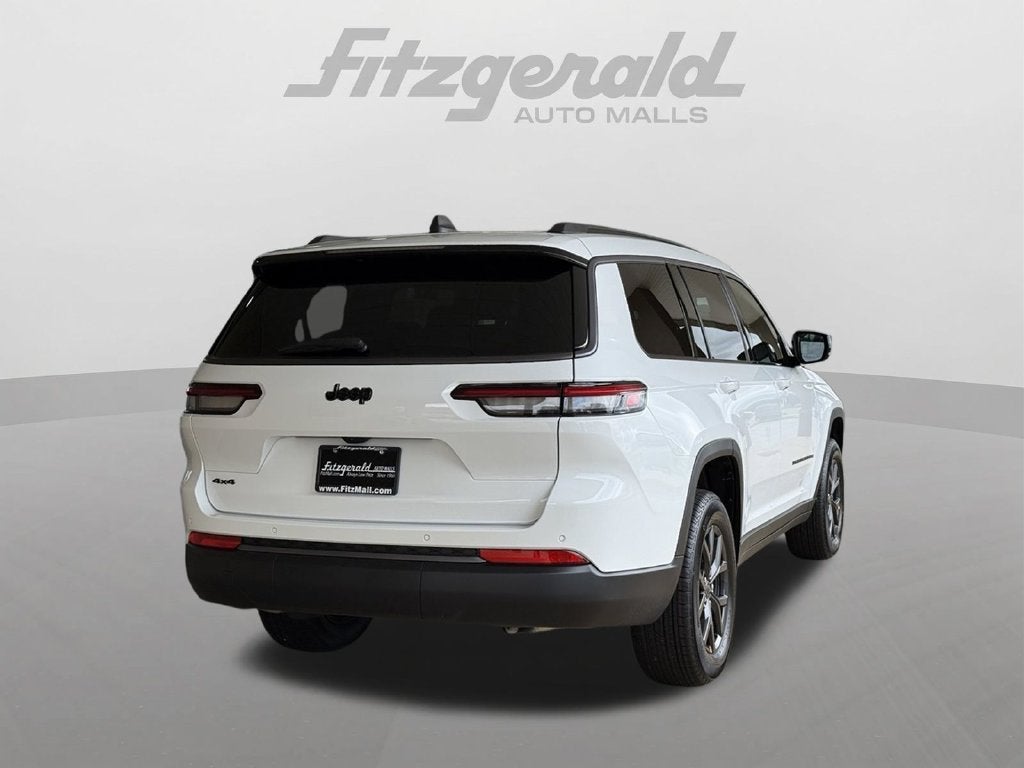 2027 Jeep Grand Cherokee Laredo Altitude