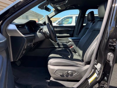 2027 Jeep Grand Cherokee Laredo Altitude