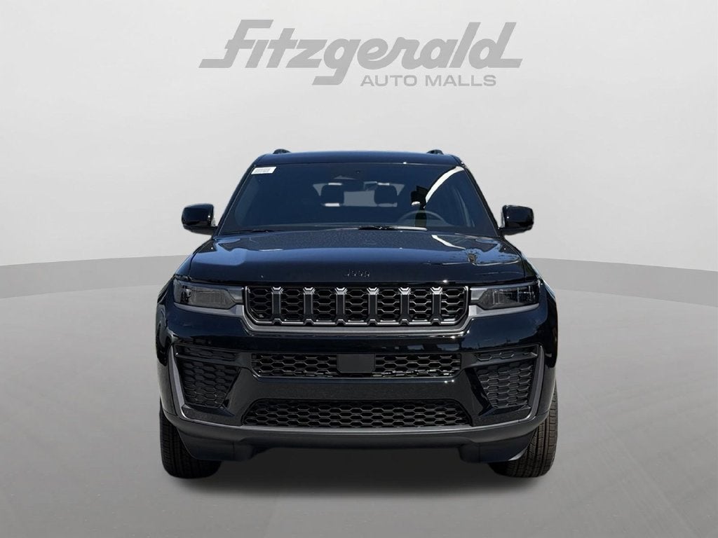 2027 Jeep Grand Cherokee Laredo Altitude
