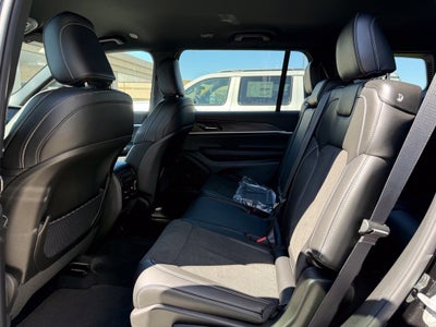 2027 Jeep Grand Cherokee Laredo Altitude
