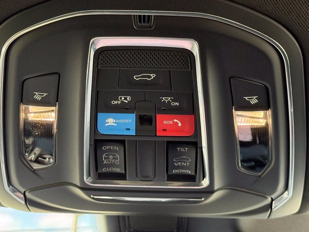 2027 Jeep Grand Cherokee Laredo Altitude
