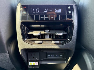 2027 Jeep Grand Cherokee Laredo Altitude