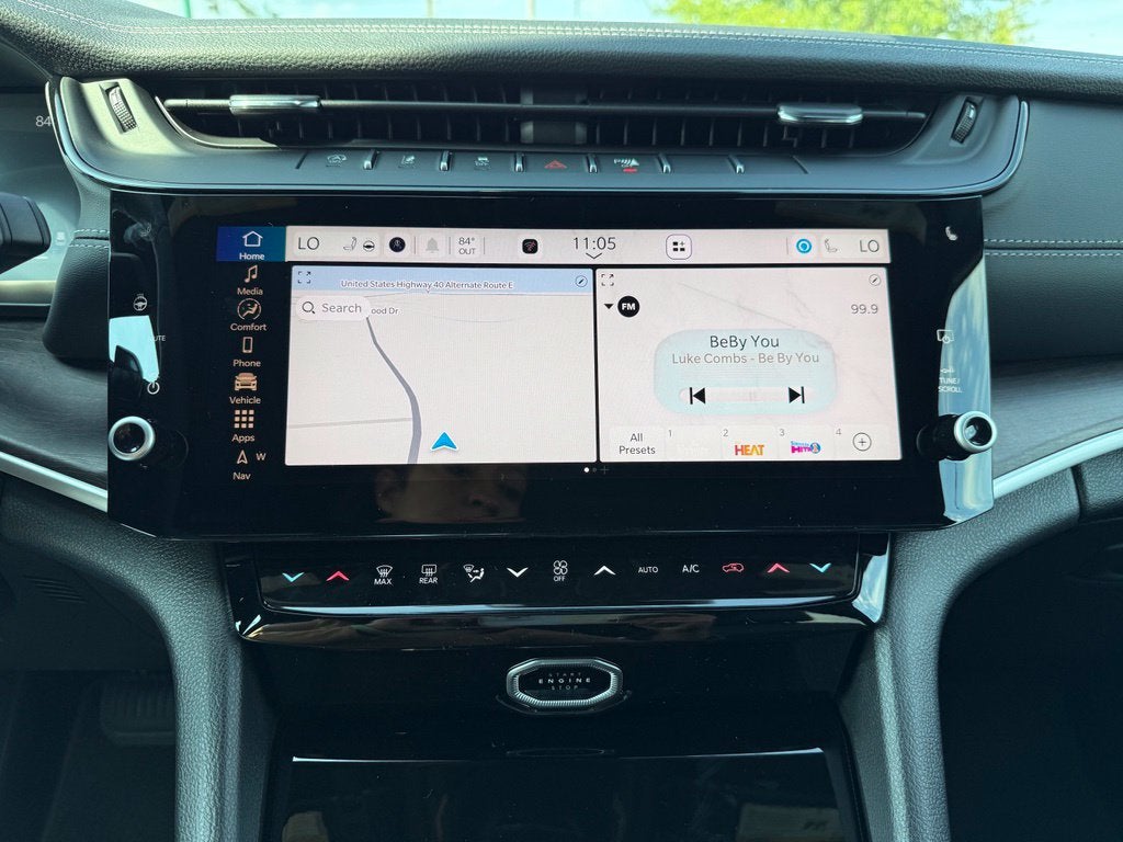 2027 Jeep Grand Cherokee Laredo Altitude