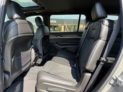 2027 Jeep Grand Cherokee L Laredo Altitude