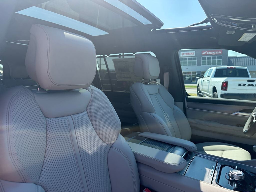 2026 Jeep Grand Wagoneer GRAND WAGONEER L LIMITED RESERVE 4X4