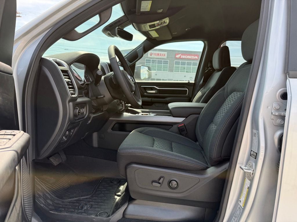 2026 RAM 1500 Big Horn Crew Cab 4x4 5'7' Box