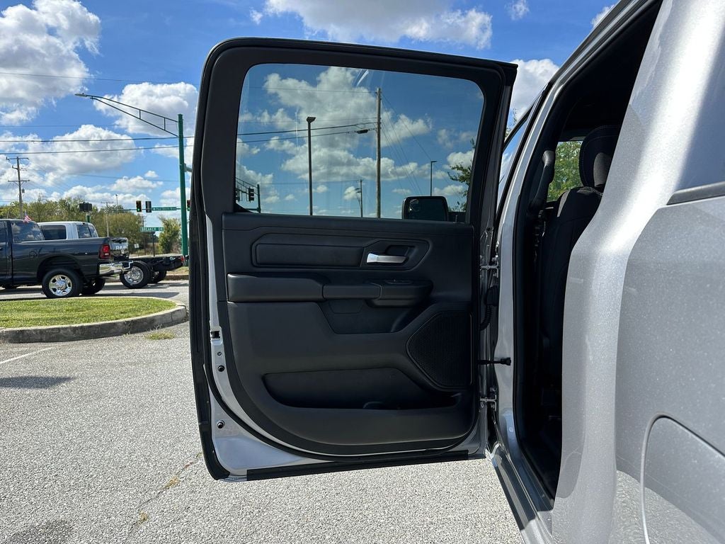 2026 RAM Ram 1500 RAM 1500 TRADESMAN CREW CAB 4X4 5'7' BOX