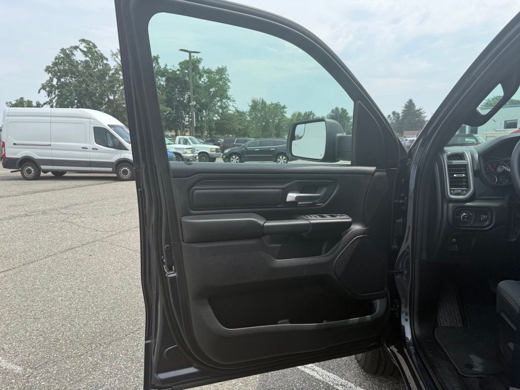 2026 RAM 1500 RAM 1500 EXPRESS CREW CAB 4X4 6'4' BOX
