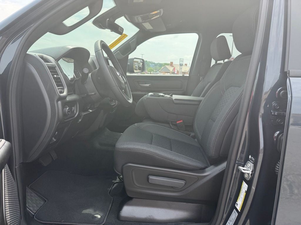 2026 RAM 1500 RAM 1500 EXPRESS CREW CAB 4X4 6'4' BOX