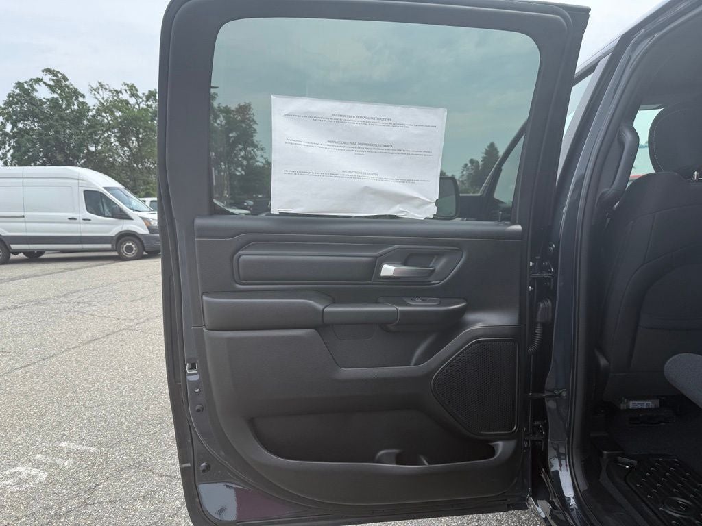 2026 RAM 1500 RAM 1500 EXPRESS CREW CAB 4X4 6'4' BOX