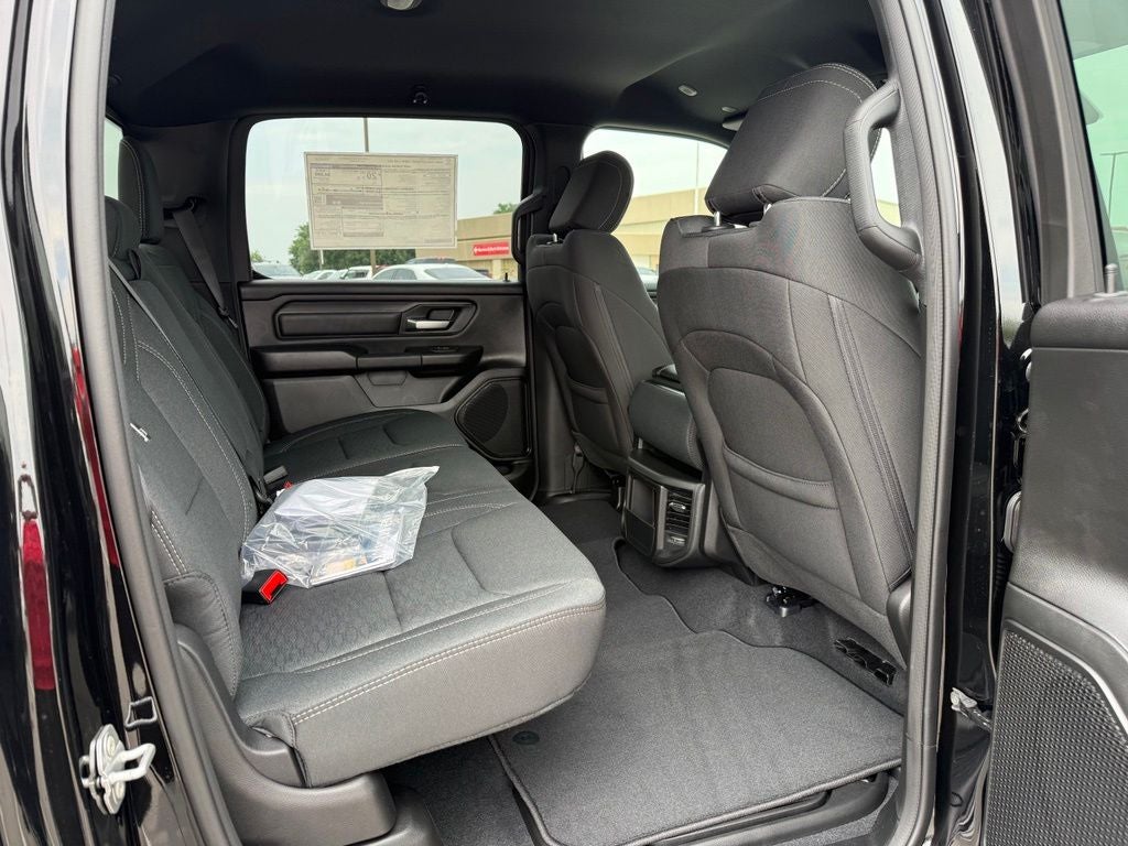 2026 RAM Ram 1500 RAM 1500 EXPRESS CREW CAB 4X4 6'4' BOX