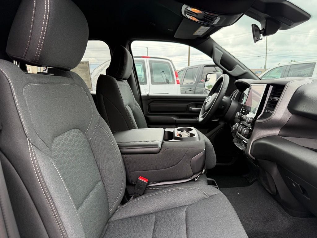 2026 RAM Ram 1500 RAM 1500 EXPRESS CREW CAB 4X4 6'4' BOX