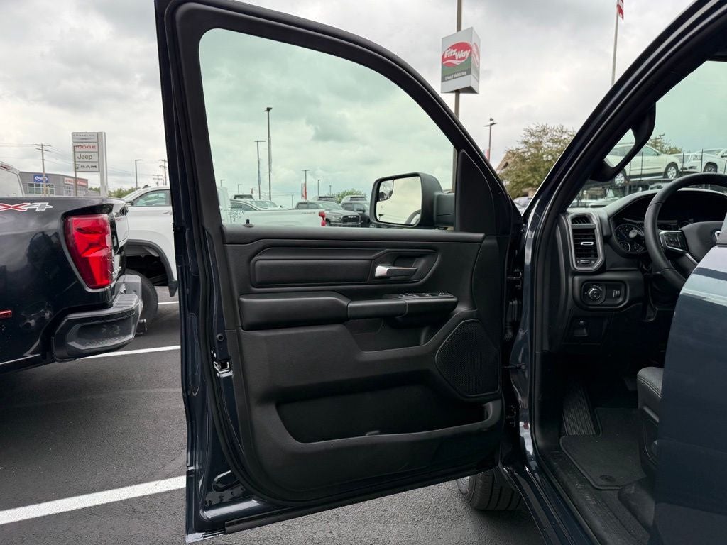 2026 RAM Ram 1500 RAM 1500 EXPRESS CREW CAB 4X4 6'4' BOX