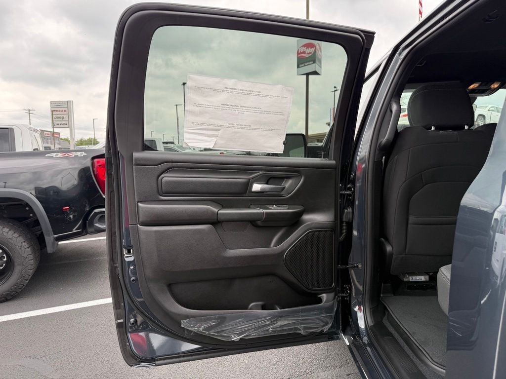 2026 RAM Ram 1500 RAM 1500 EXPRESS CREW CAB 4X4 6'4' BOX