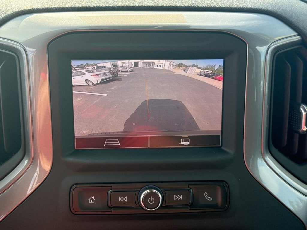 2023 Chevrolet Silverado 1500 4WD Crew Cab Short Bed Custom